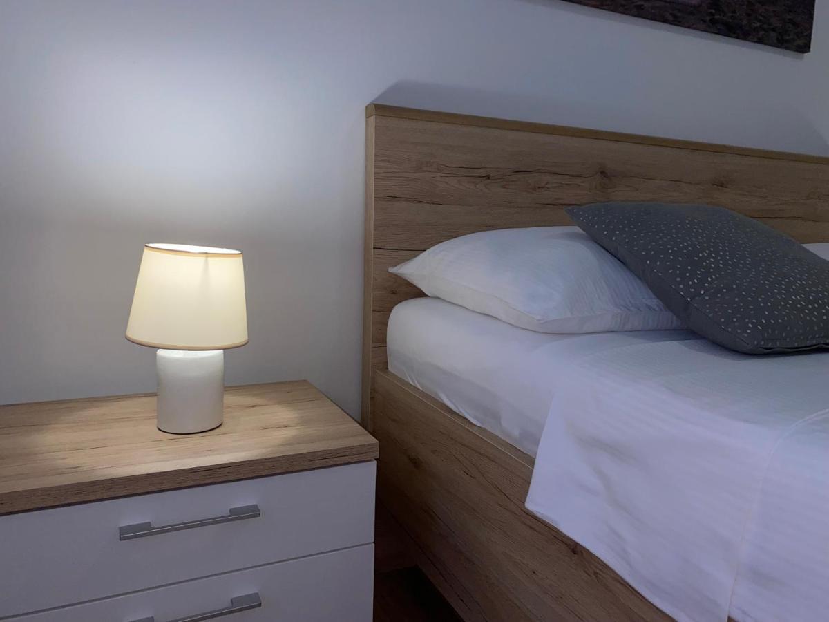 Apartmani Vera พรีมอชเตน ภายนอก รูปภาพ