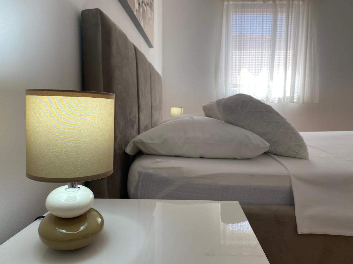 Apartmani Vera พรีมอชเตน ภายนอก รูปภาพ